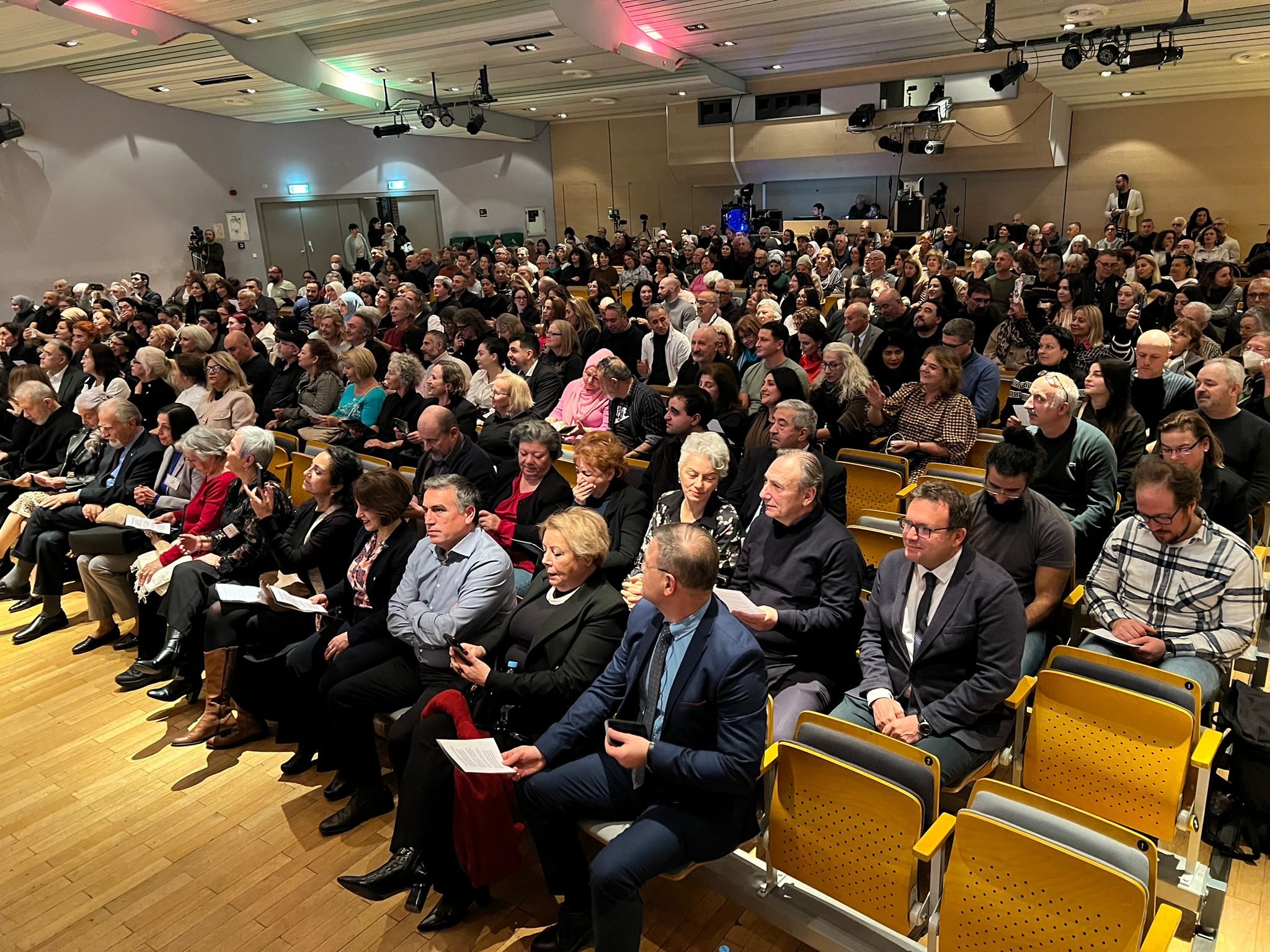 Berlin'de Türk Sanat Müziği Coşkusu: "Yalnızlık Paylaşıldıkça Azalır" Temalı Unutulmaz Konser