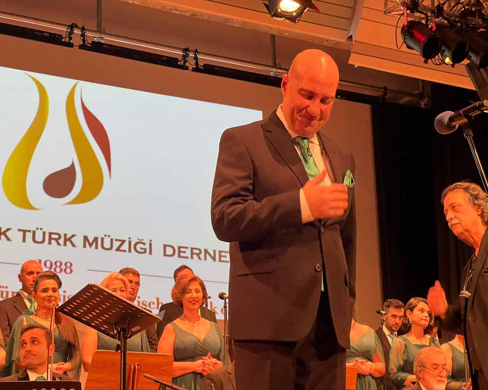 Berlin'de Türk Sanat Müziği Coşkusu: "Yalnızlık Paylaşıldıkça Azalır" Temalı Unutulmaz Konser