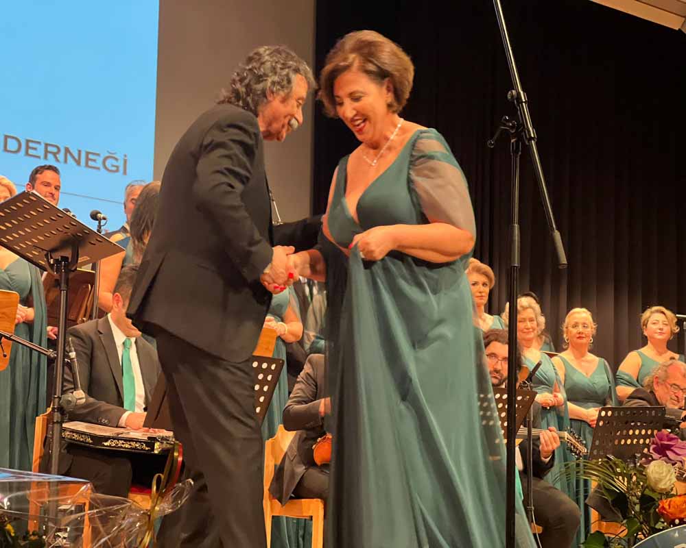 Berlin'de Türk Sanat Müziği Coşkusu: "Yalnızlık Paylaşıldıkça Azalır" Temalı Unutulmaz Konser