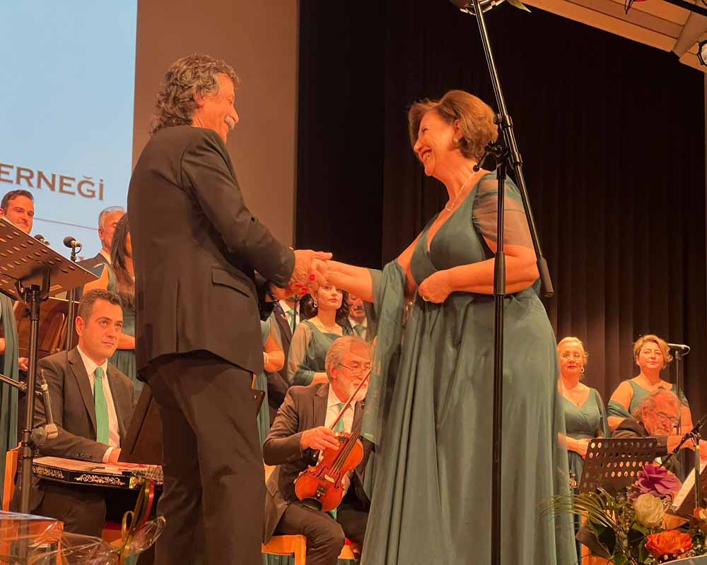Berlin'de Türk Sanat Müziği Coşkusu: "Yalnızlık Paylaşıldıkça Azalır" Temalı Unutulmaz Konser