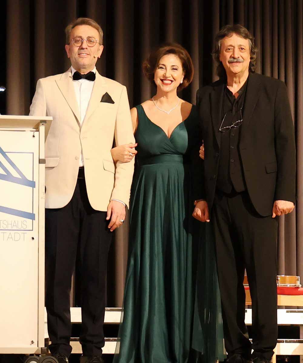 Berlin'de Türk Sanat Müziği Coşkusu: "Yalnızlık Paylaşıldıkça Azalır" Temalı Unutulmaz Konser