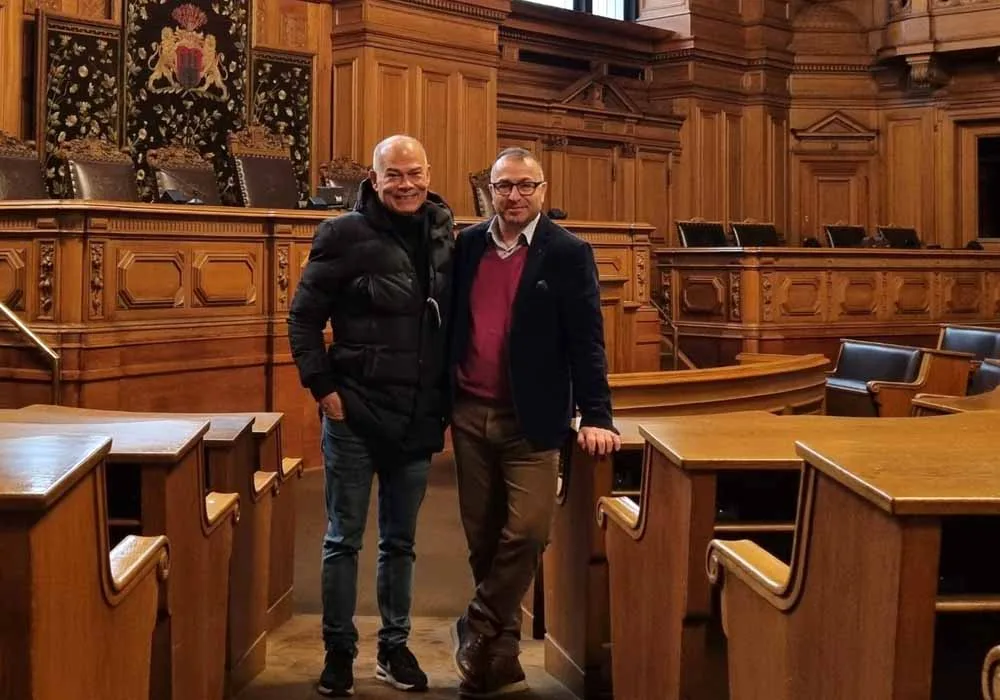 Hamburg Belediye Sarayı Gezisi, Ali Şimşek Rehberliğinde Büyük İlgi Gördü