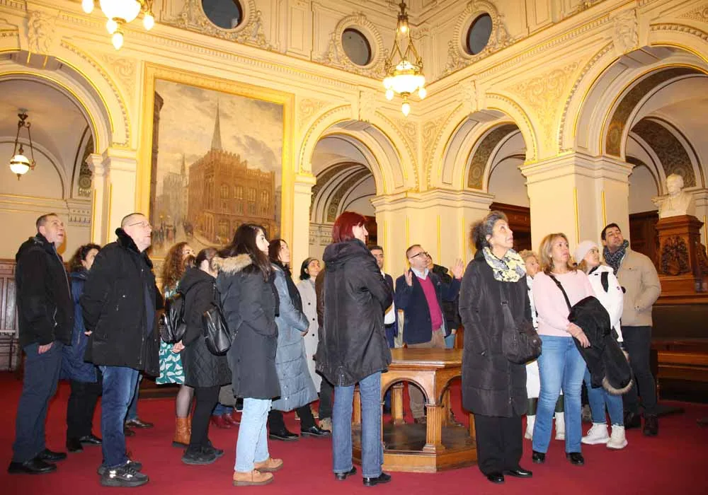 Hamburg Belediye Sarayı Gezisi, Ali Şimşek Rehberliğinde Büyük İlgi Gördü
