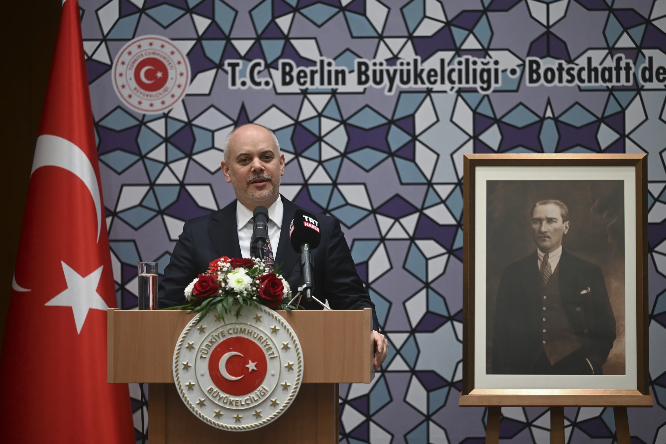 Cumhurbaşkanı Dış Politika ve Güvenlik Başdanışmanı Kılıç, Berlin'de