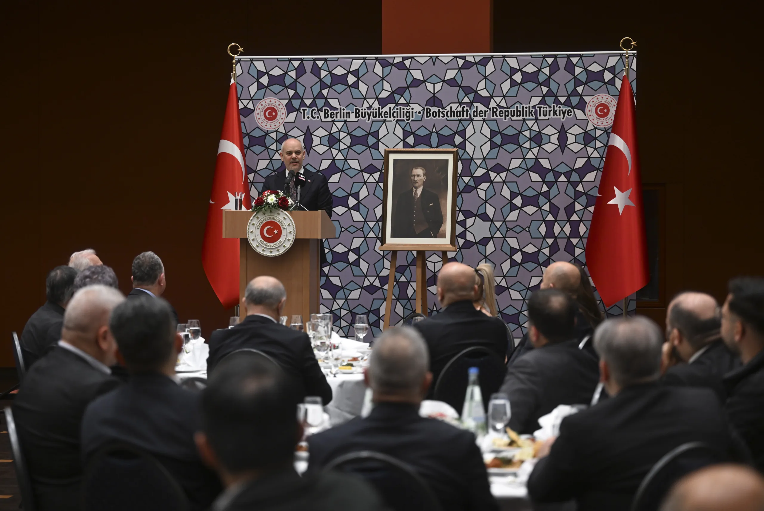 Cumhurbaşkanı Dış Politika ve Güvenlik Başdanışmanı Kılıç, Berlin'de