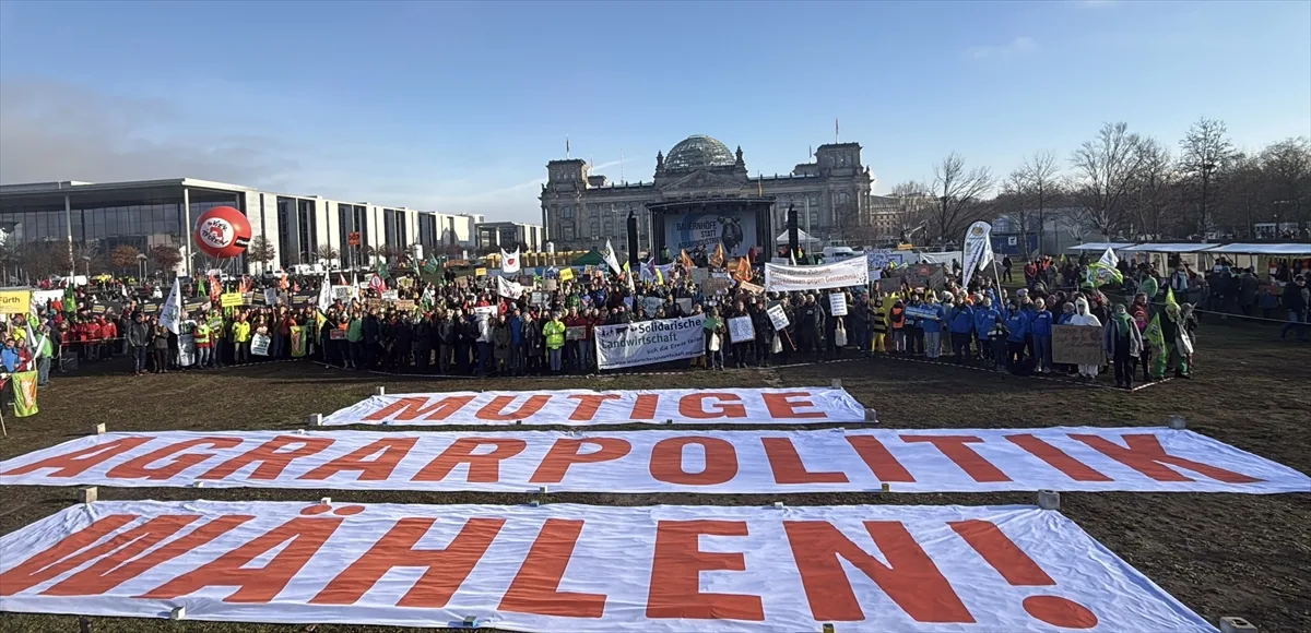 Çiftçiler, hükümetin tarım politikalarını protesto etti