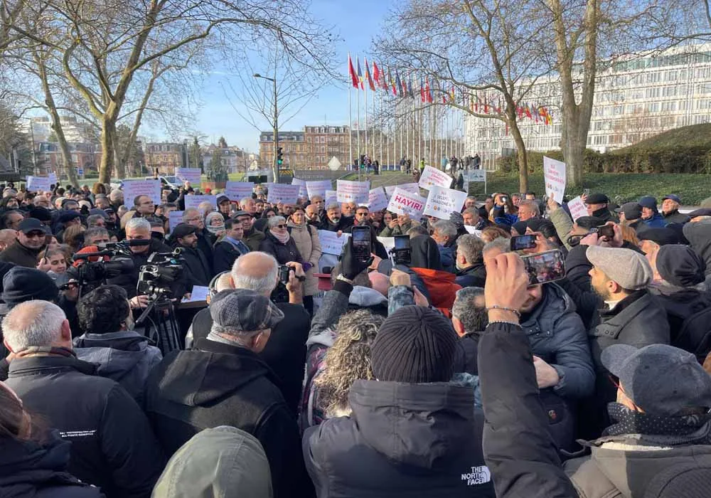 Strazburg'da Cihatçı Çetelere Karşı Yoğun Katılımlı Protesto