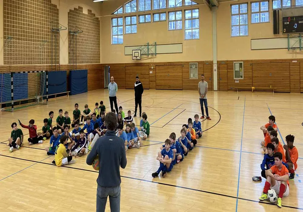 Berlin Aziz Nesin İlkokulu Futsal Turnuvasında Finale Yükseldi