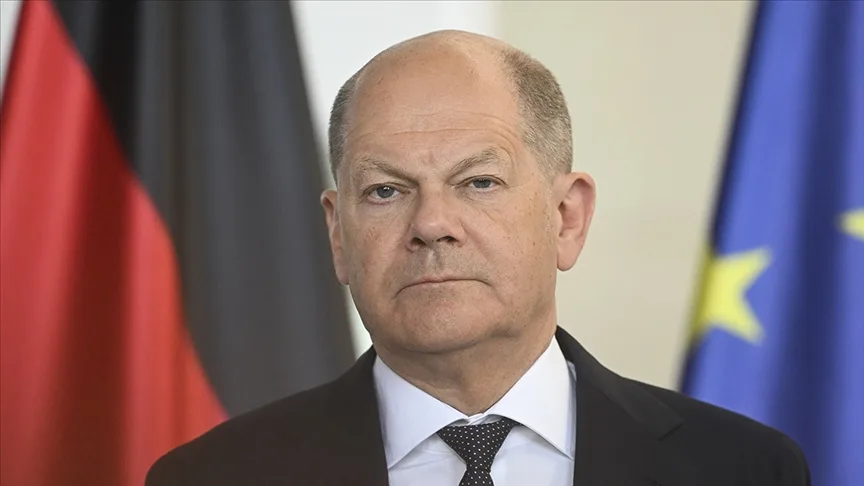 Scholz: (Musk'ın aşırı sağcı siyasetçileri desteklemesi) Bu gerçekten iğrenç