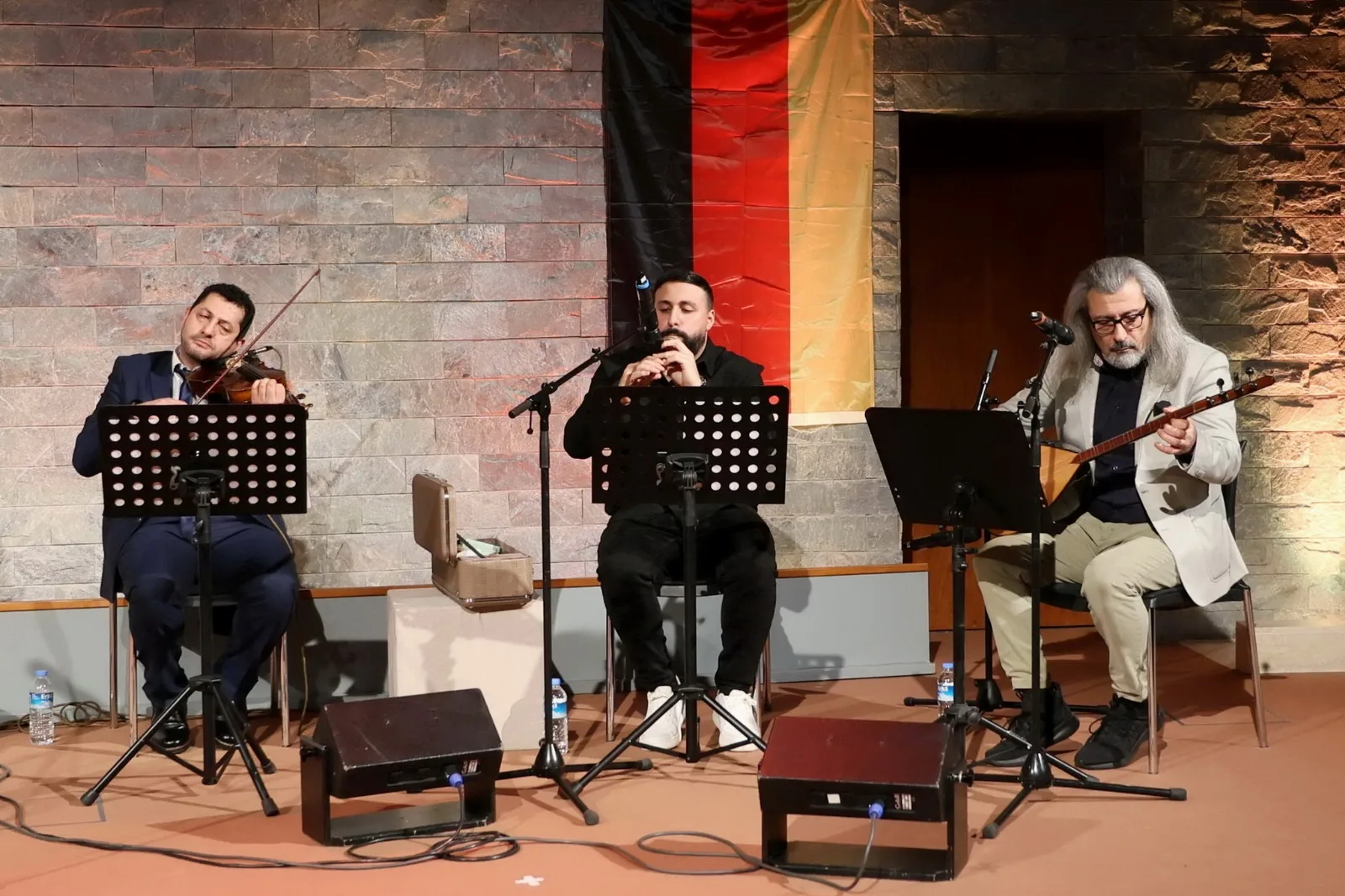 Berlin'de Dokunaklı Bir Şiir Akşamı