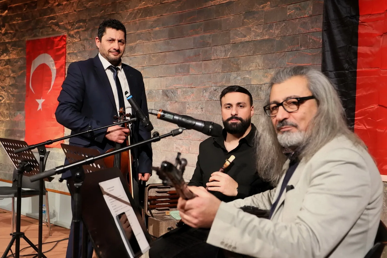 Berlin'de Dokunaklı Bir Şiir Akşamı