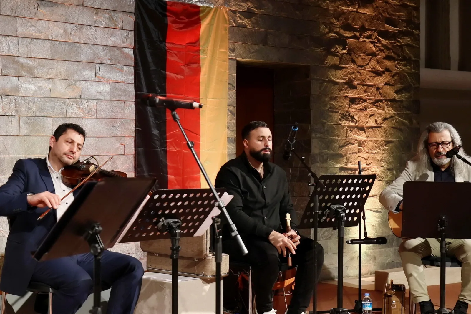 Berlin'de Dokunaklı Bir Şiir Akşamı