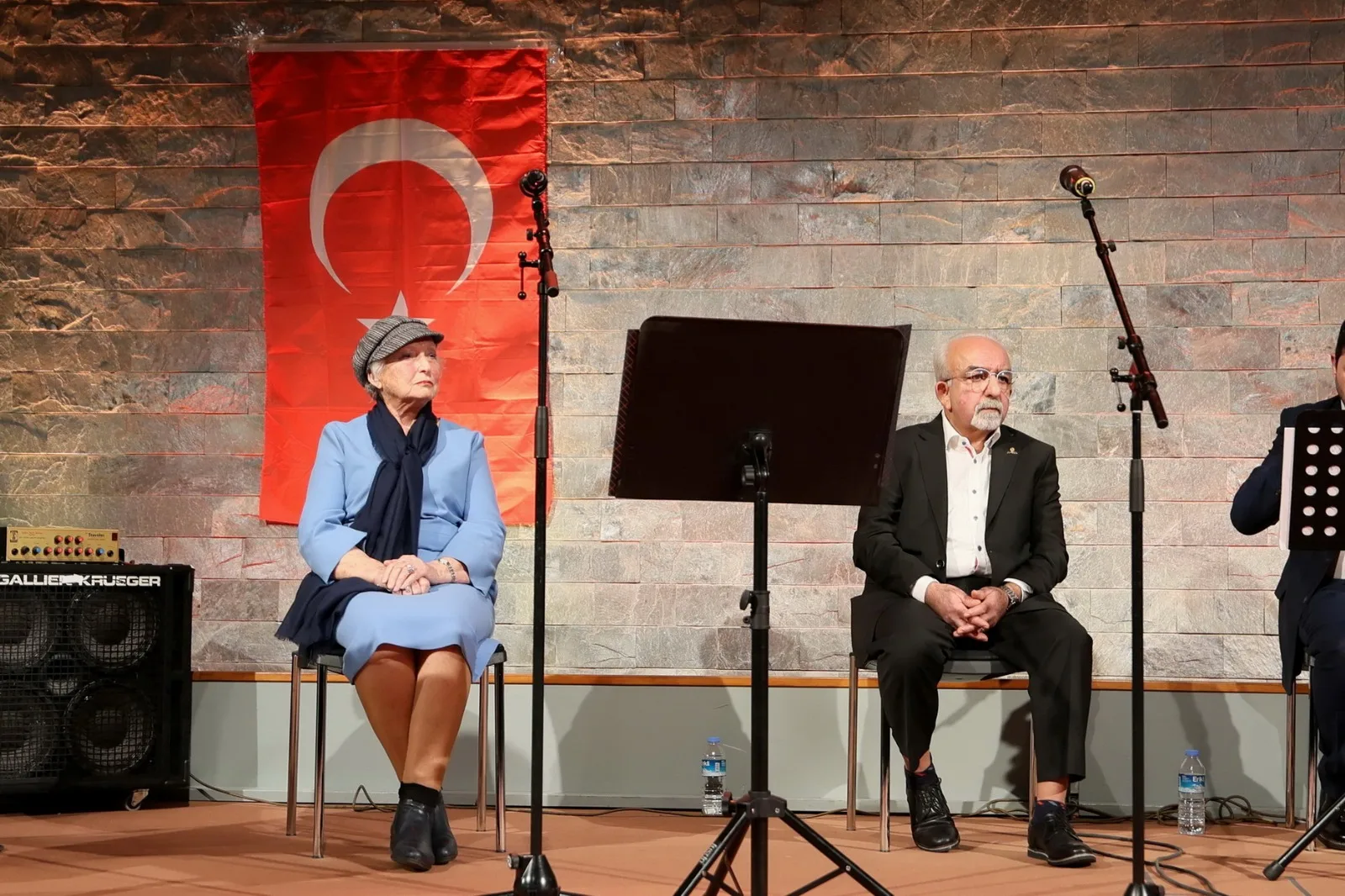 Berlin'de Dokunaklı Bir Şiir Akşamı
