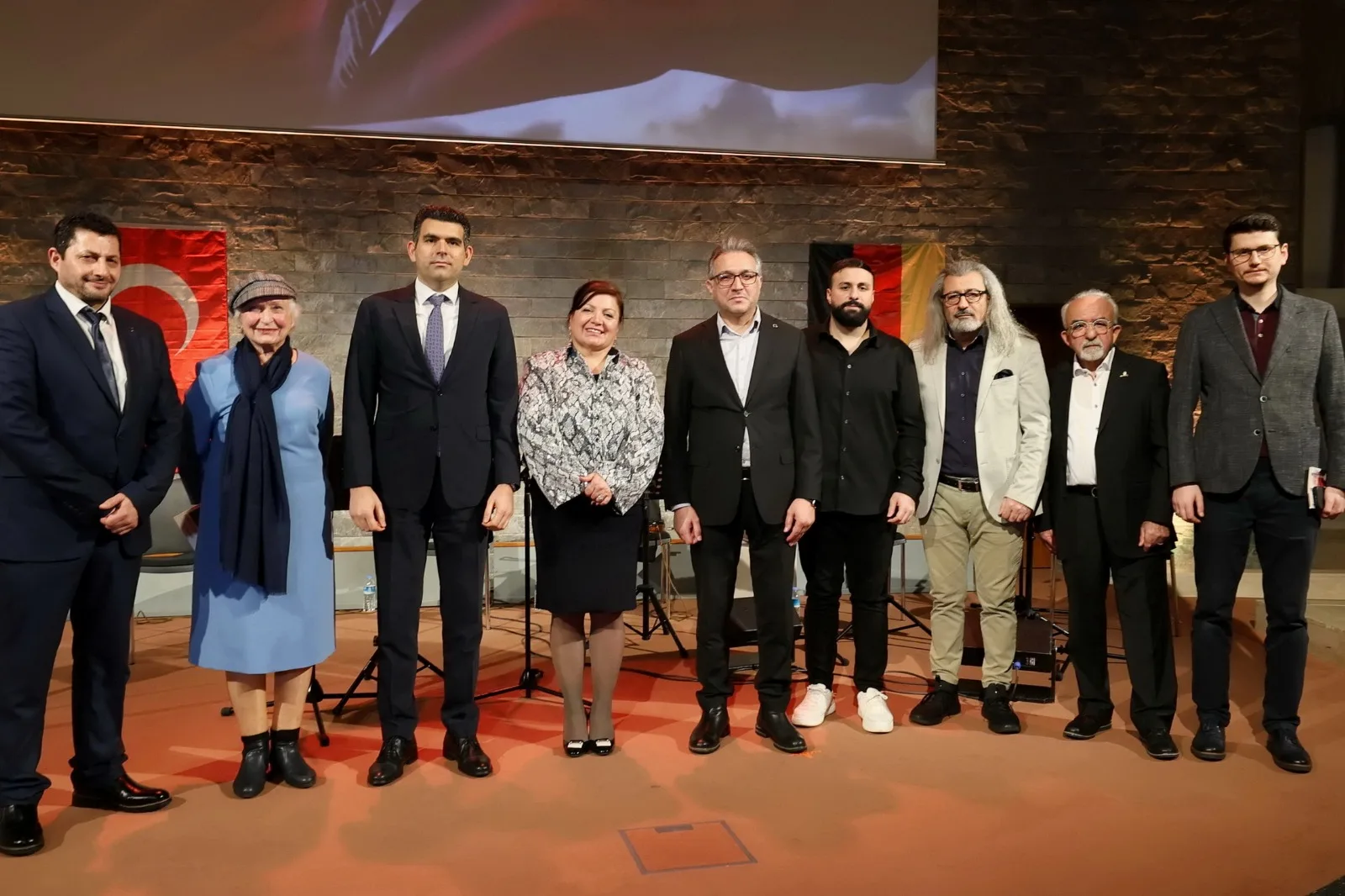 Berlin'de Dokunaklı Bir Şiir Akşamı