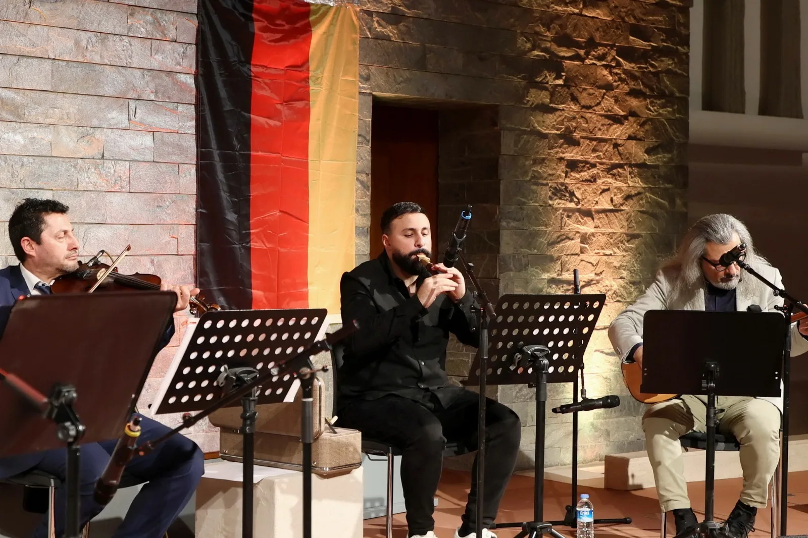 Berlin'de Dokunaklı Bir Şiir Akşamı