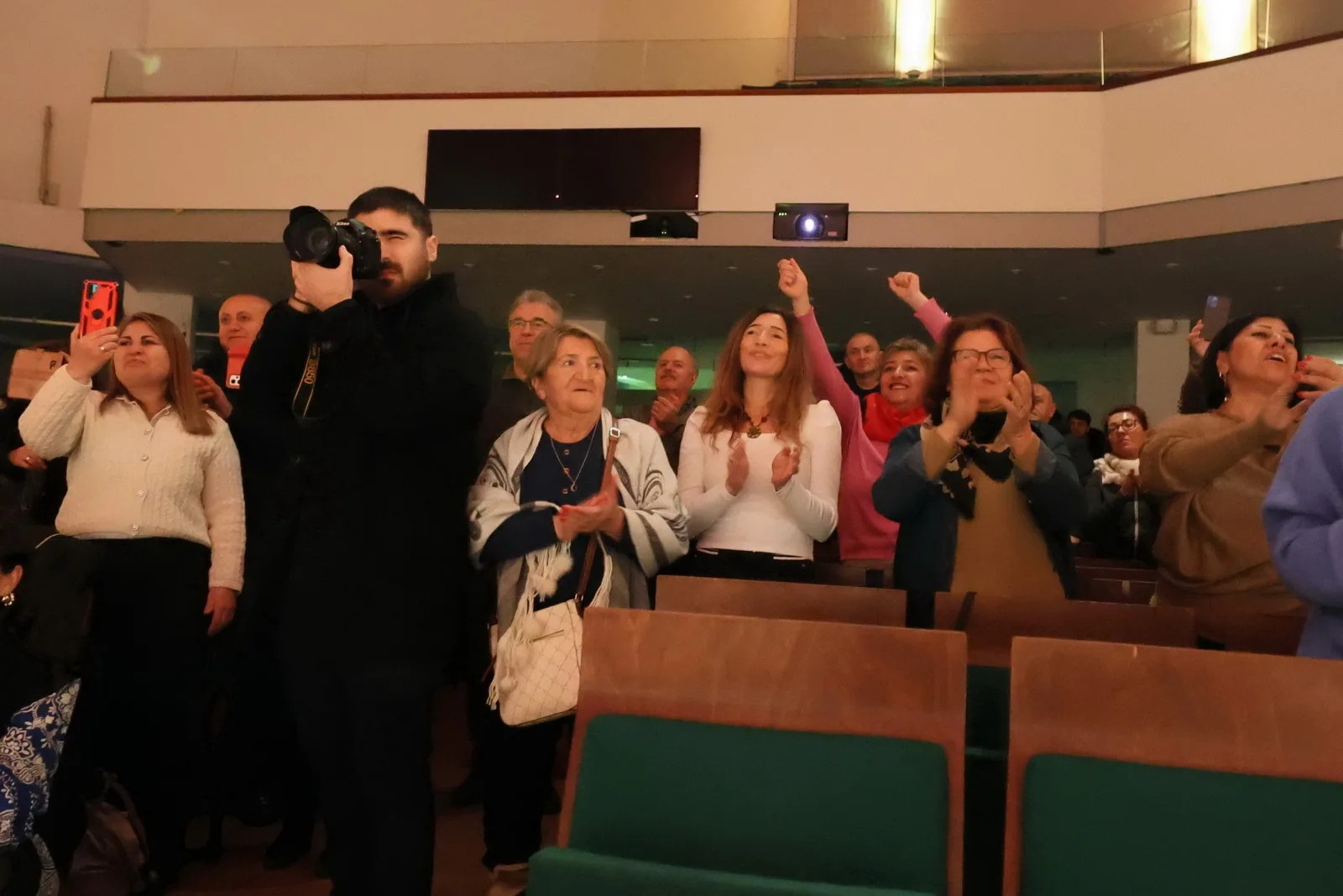 Berlin'de Dokunaklı Bir Şiir Akşamı