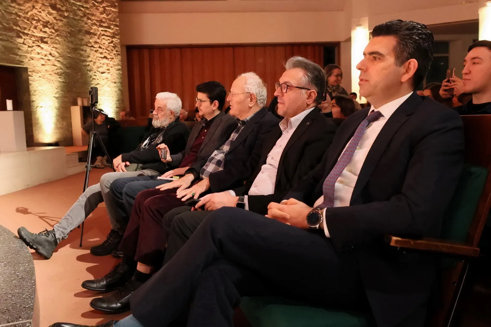 Berlin'de Dokunaklı Bir Şiir Akşamı