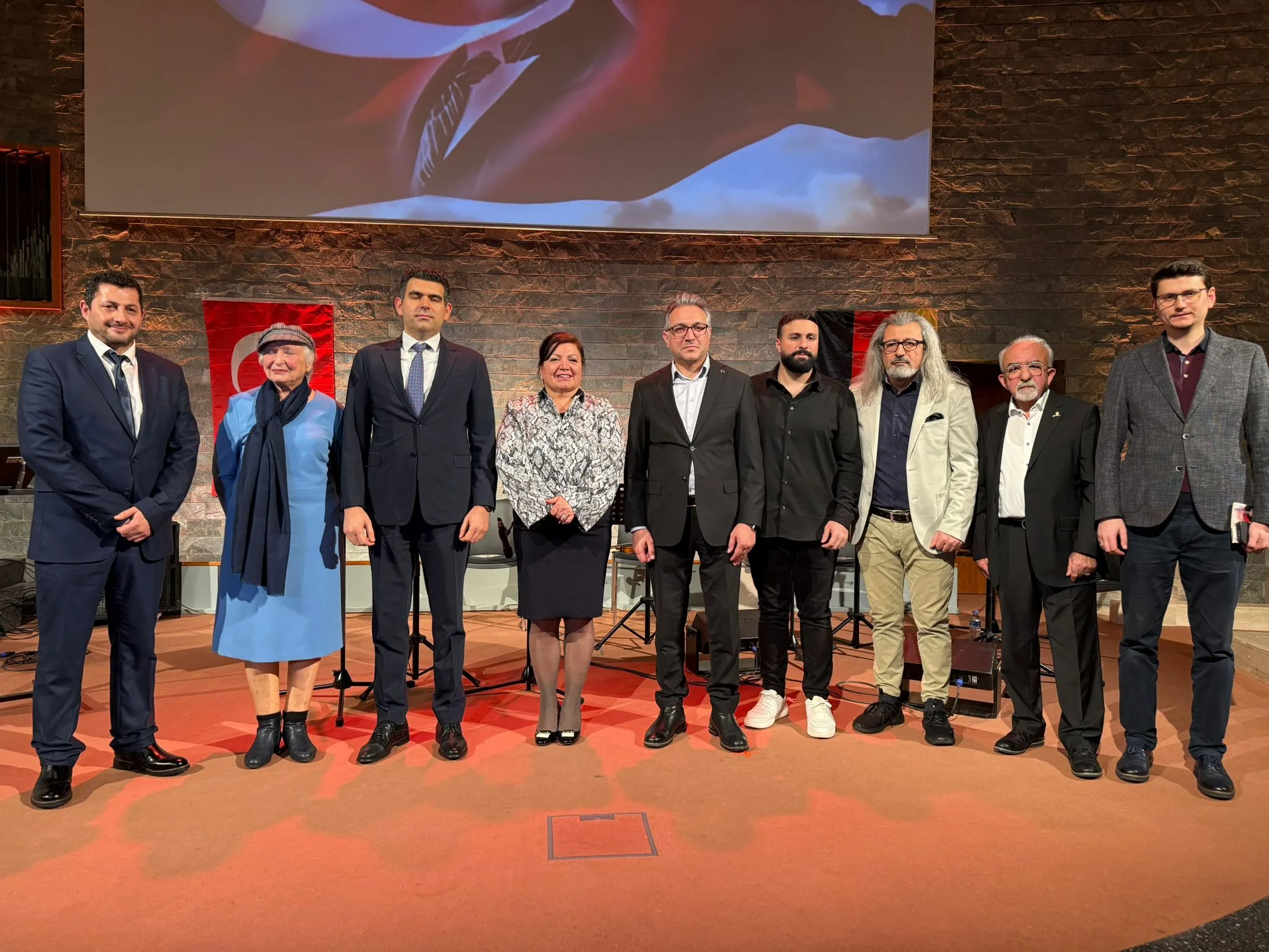 Berlin'de Dokunaklı Bir Şiir Akşamı