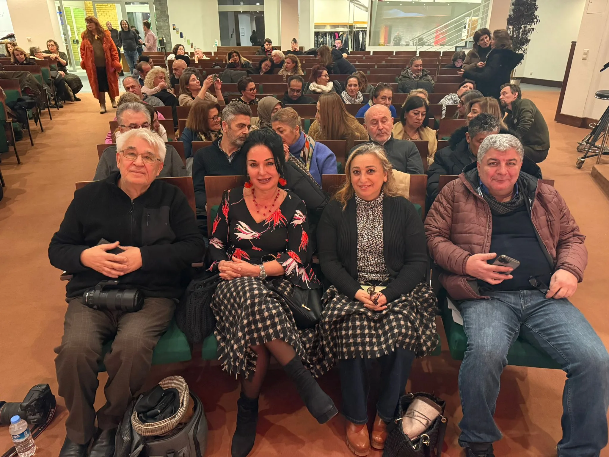 Berlin'de Dokunaklı Bir Şiir Akşamı