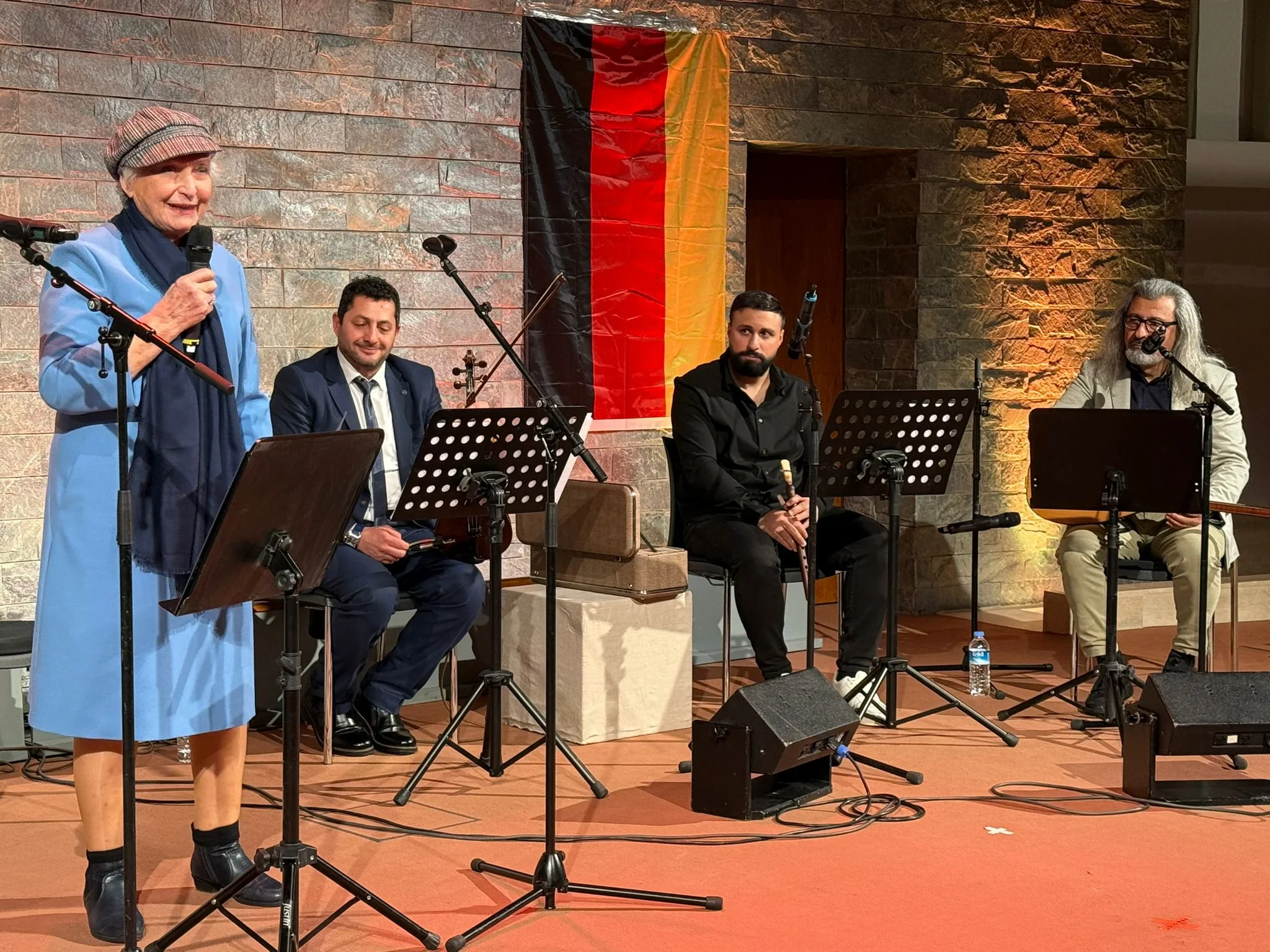 Berlin'de Dokunaklı Bir Şiir Akşamı