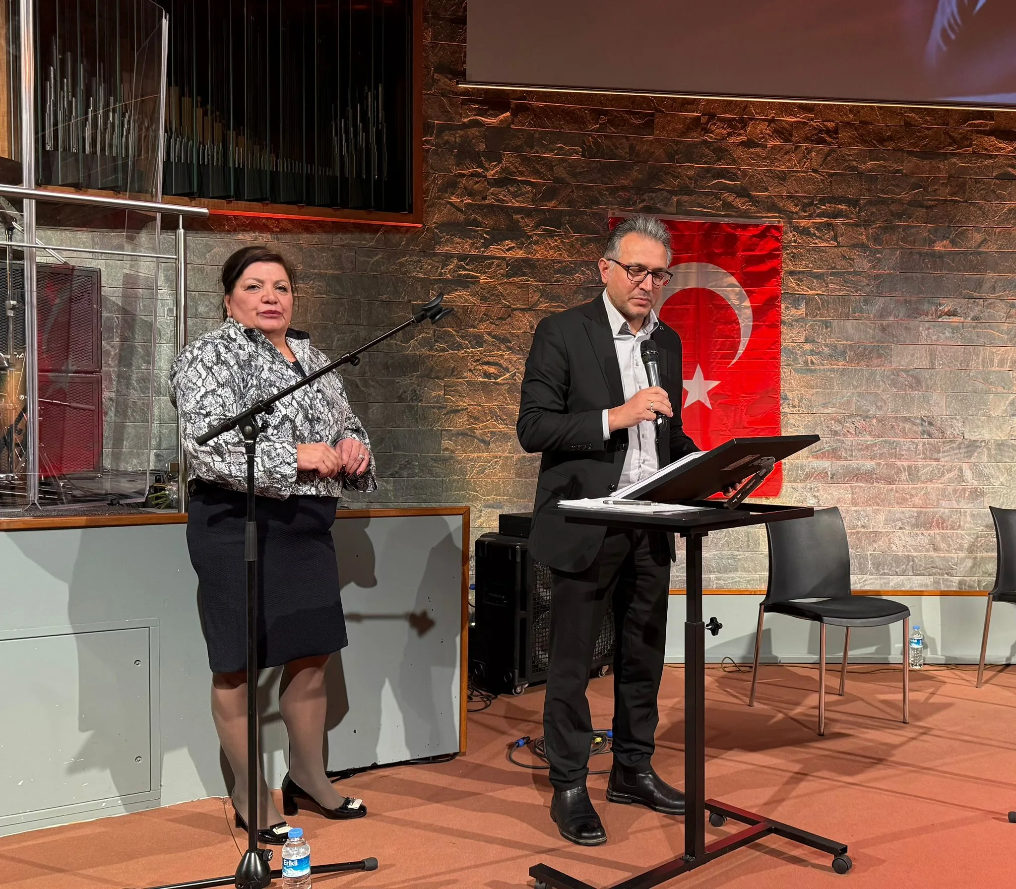 Berlin'de Dokunaklı Bir Şiir Akşamı