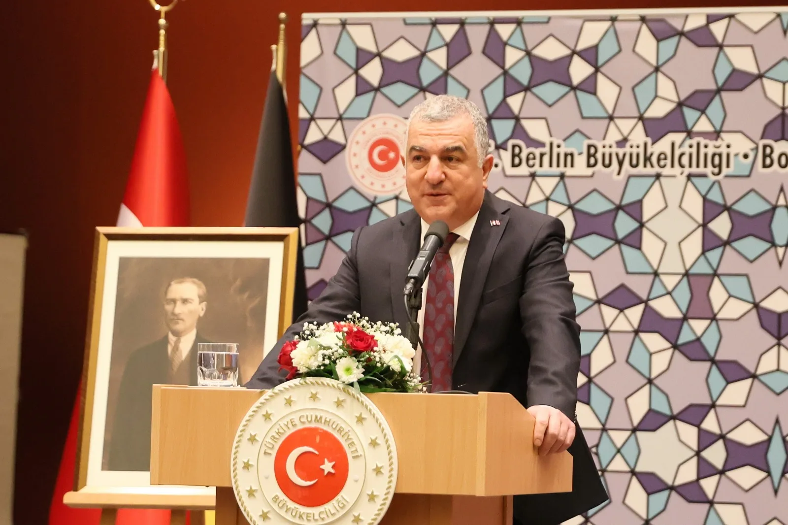 Büyükelçi Şen’den Berlin’e Duygusal Veda Resepsiyonu