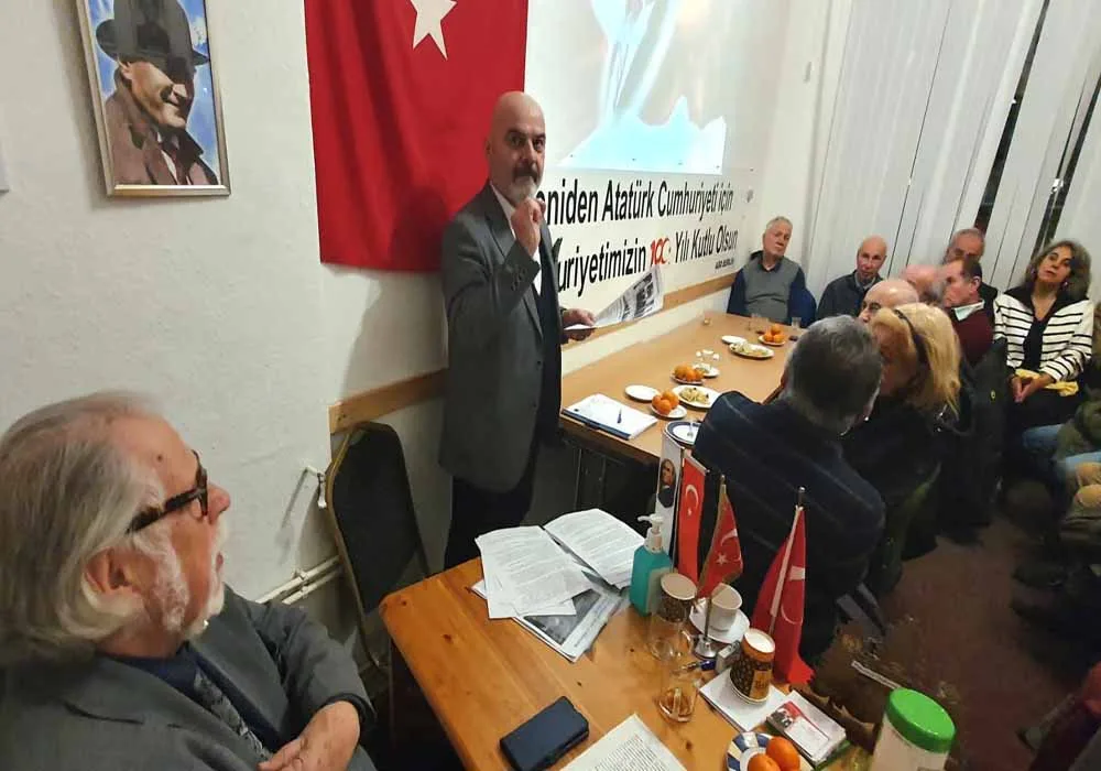 SUİKASTE KURBAN GİDEN UĞUR MUMCU BERLİN´DE ANILDI