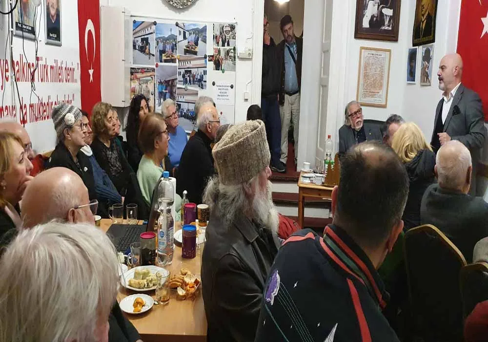 SUİKASTE KURBAN GİDEN UĞUR MUMCU BERLİN´DE ANILDI