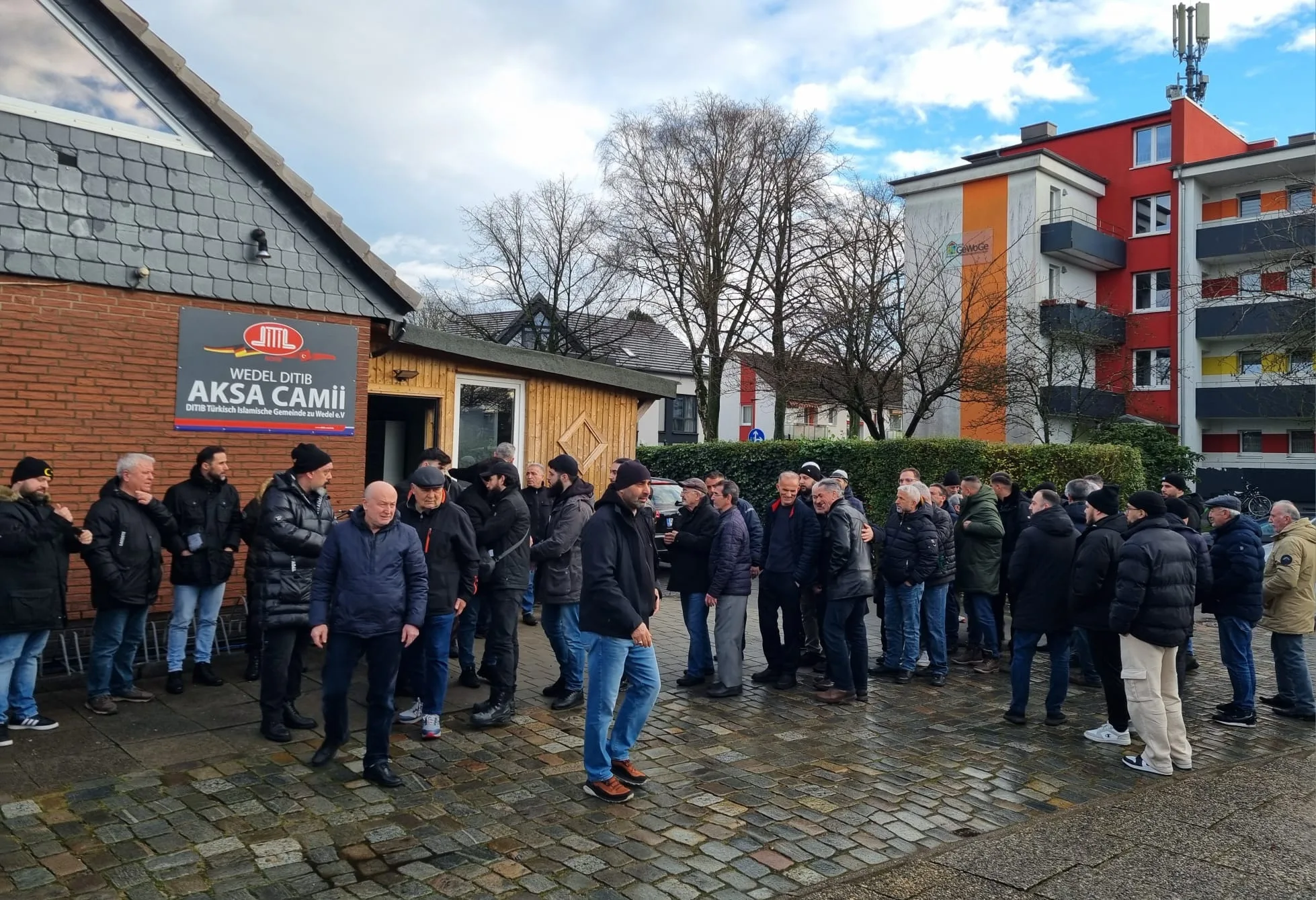 HÜSEYİN DURKUT SON YOLCULUĞUNA UĞURLANDI!