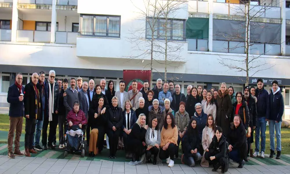 ALEVİTİSCHE GEMEİNDE HAMBURG-MİTTE KAHVALTISINDA SİYASİLER BULUŞTU!