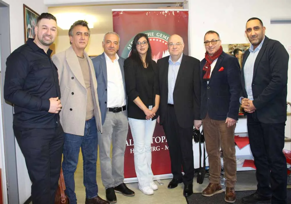 ALEVİTİSCHE GEMEİNDE HAMBURG-MİTTE KAHVALTISINDA SİYASİLER BULUŞTU!