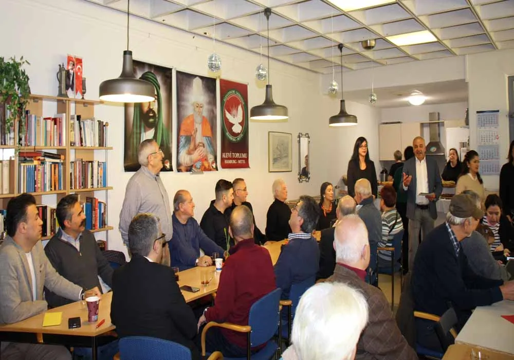 ALEVİTİSCHE GEMEİNDE HAMBURG-MİTTE KAHVALTISINDA SİYASİLER BULUŞTU!