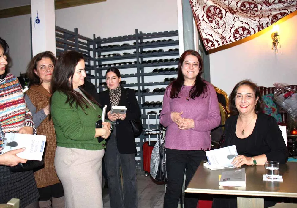 Fatma Toprak Coştur: 'Oyundan Çıkıyorum' Dedi, Kalemi Eline Aldı!