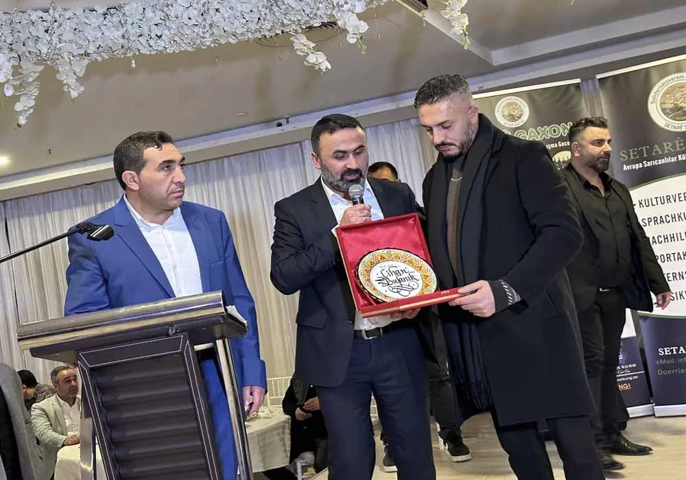 HAMBURG’DA SARICAN KÖYÜ RÜZGARI ESTİ