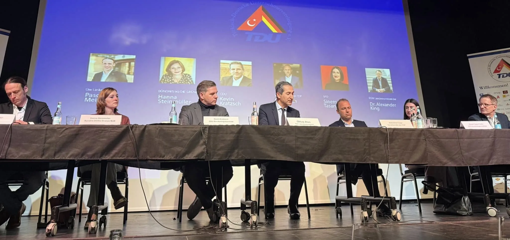 Almanya Federal Seçimleri öncesinde TDU'da Düzenlenen Politik Panel Yoğun İlgi Gördü