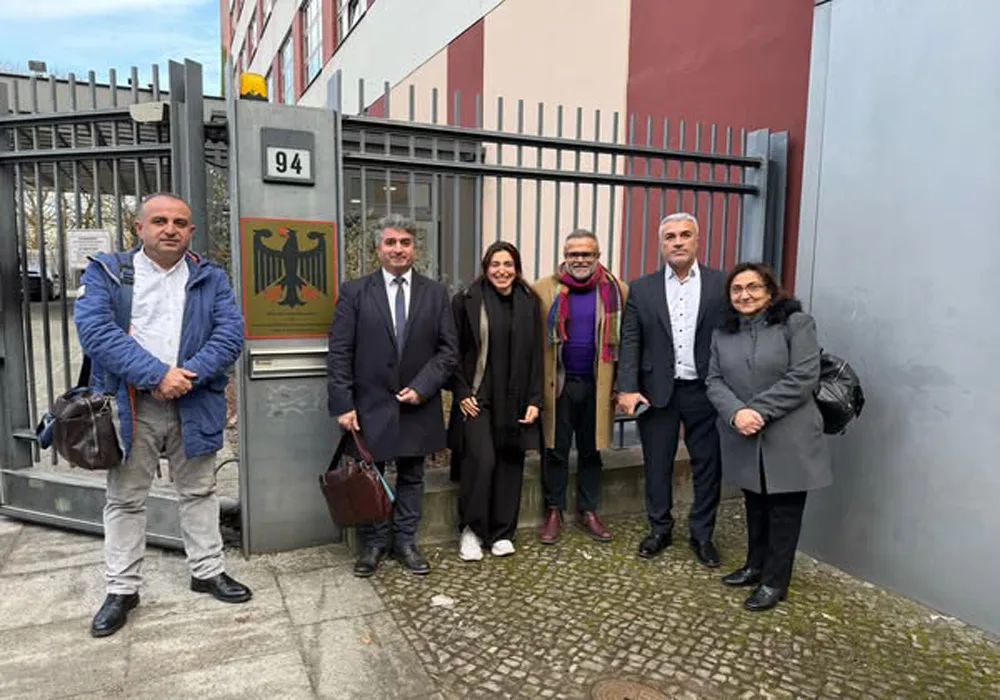 Kanaat Önderlerinden Alman Bakanlıklara Kritik Ziyaret
