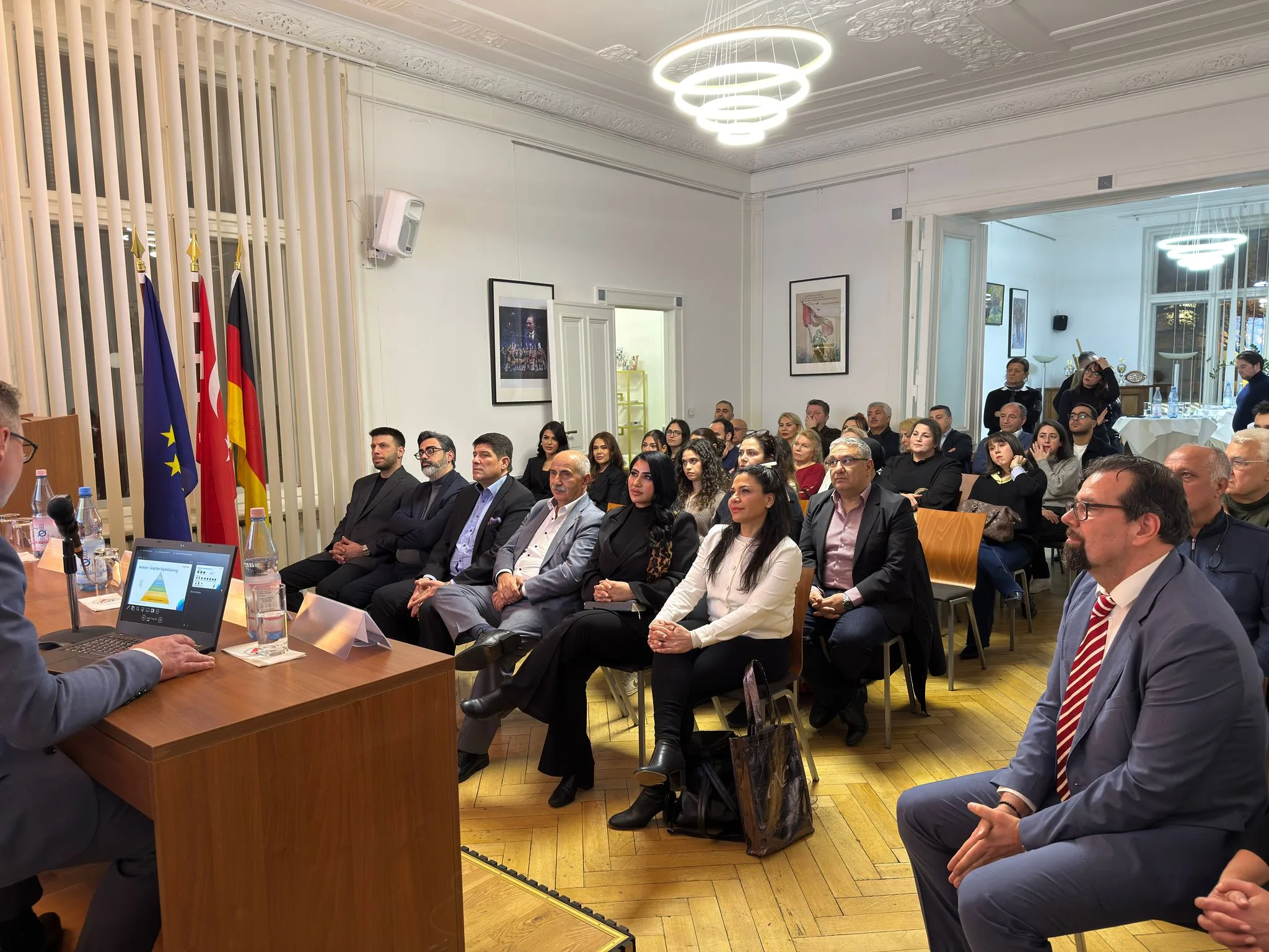Berlin'de İş Dünyası Buluştu: "Firmalar Kendini Tanıttı"
