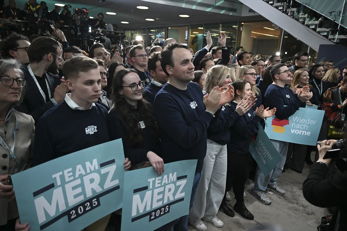 Sandık çıkış anketine göre CDU/CSU yüzde 29 oyla birinci