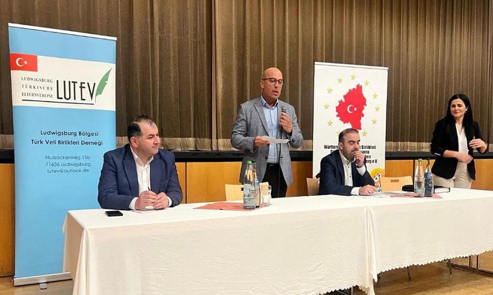 Ludwigsburg’da Konsolosluk Bilgilendirme Toplantısına Yoğun Katılım!