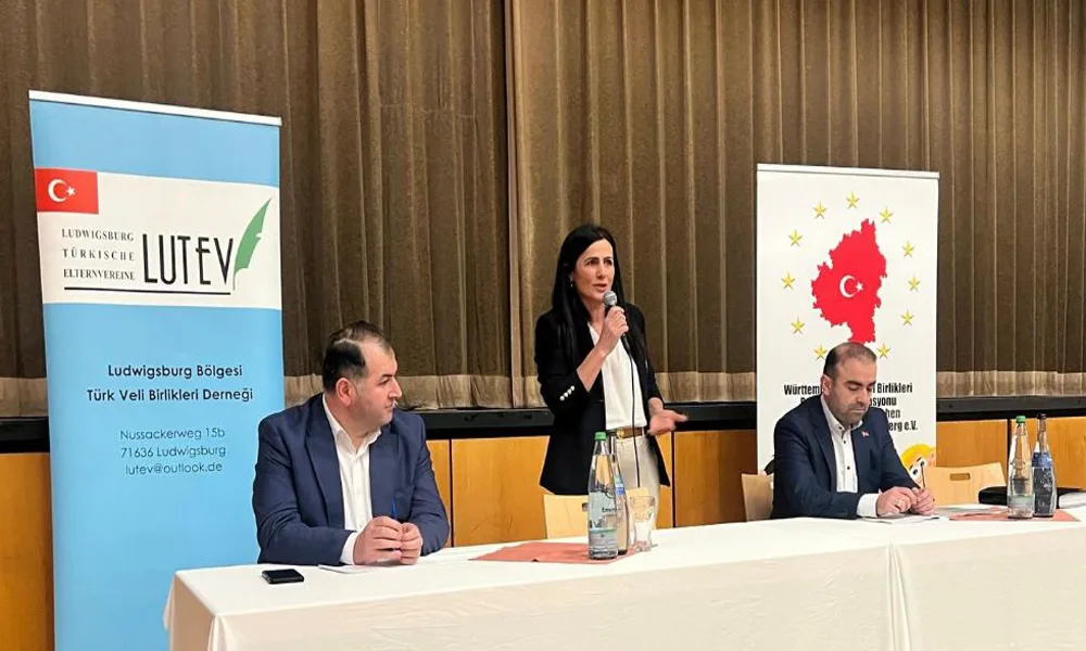 Ludwigsburg’da Konsolosluk Bilgilendirme Toplantısına Yoğun Katılım!