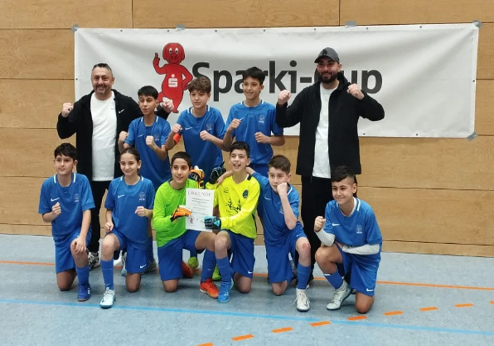 Berlin Aziz Nesin İlkokulu, Futsal Şampiyonası'nda Tarihi Zafer Kazandı!