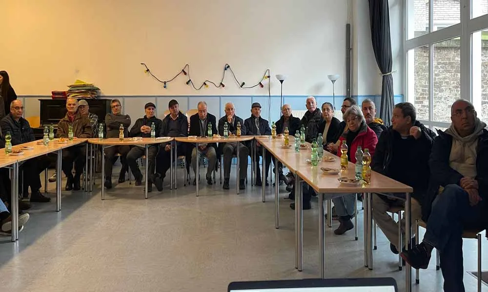Köln ve Duisburg'ta Aşırı Sağın Yükselişi ve Federal Seçimler Tartışıldı
