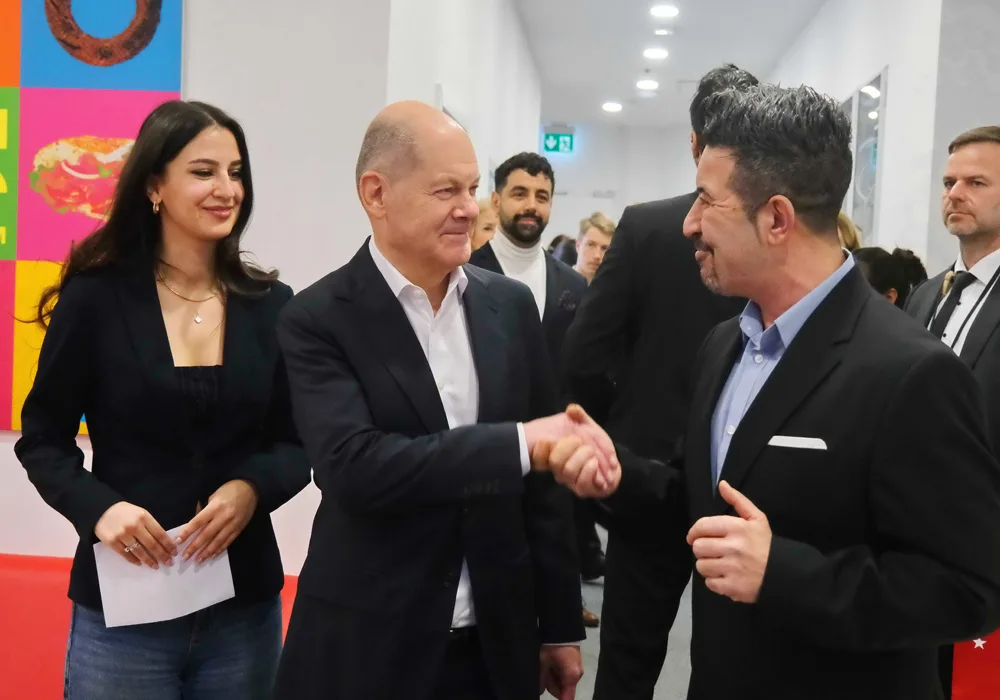 Seçimleri öncesi Başbakan Olaf Scholz Türkleri Uyardı