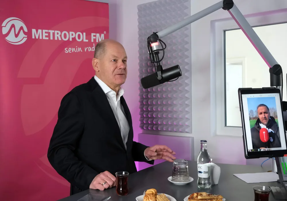 Seçimleri öncesi Başbakan Olaf Scholz Türkleri Uyardı