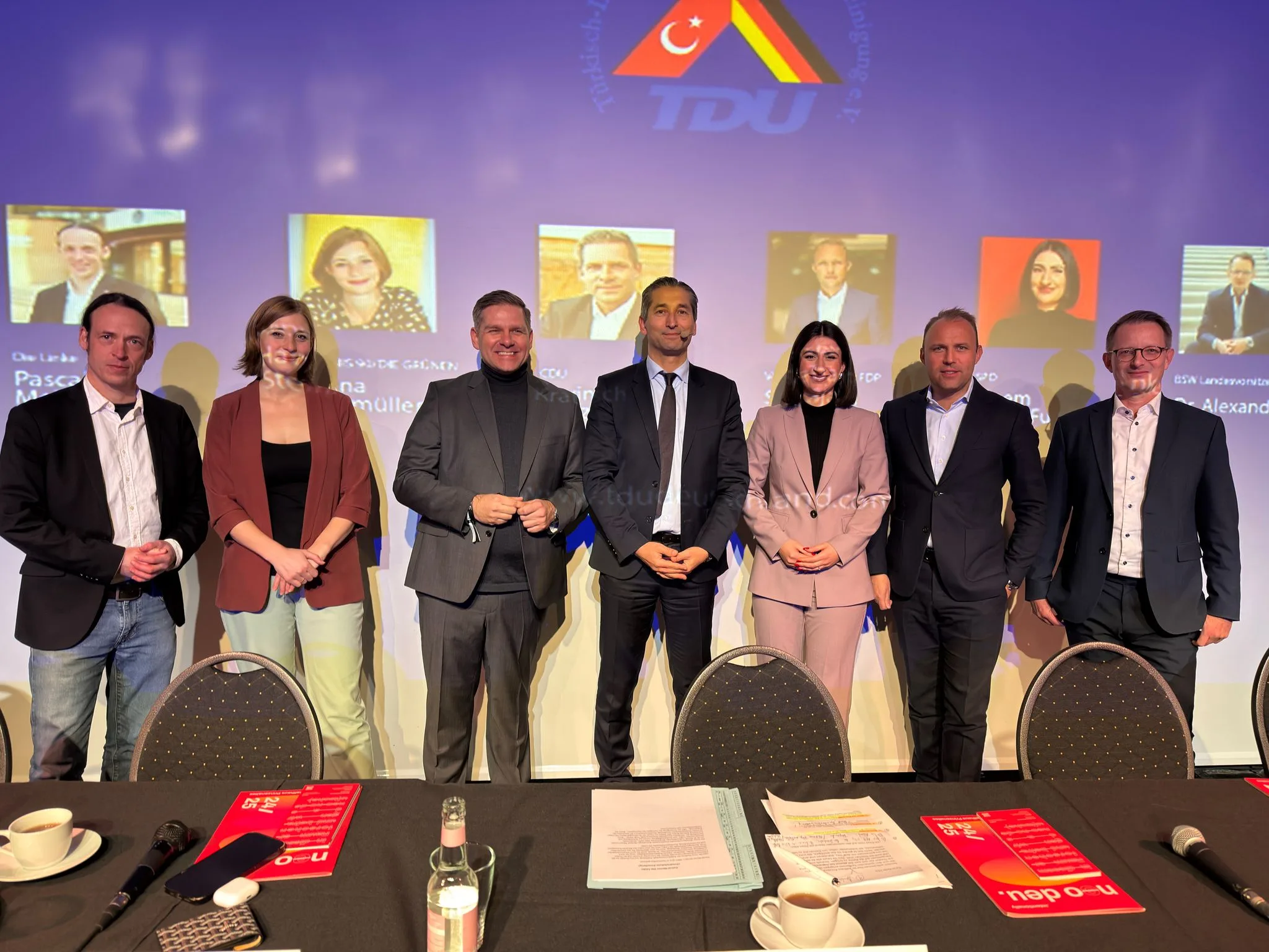 Almanya Federal Seçimleri öncesinde TDU'da Düzenlenen Politik Panel Yoğun İlgi Gördü
