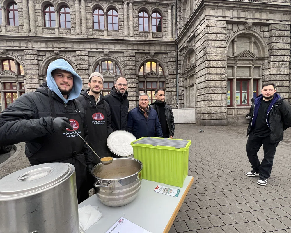 Nürnberg’de “İyilik Haftası” kapsamında çorba dağıtımı yapıldı