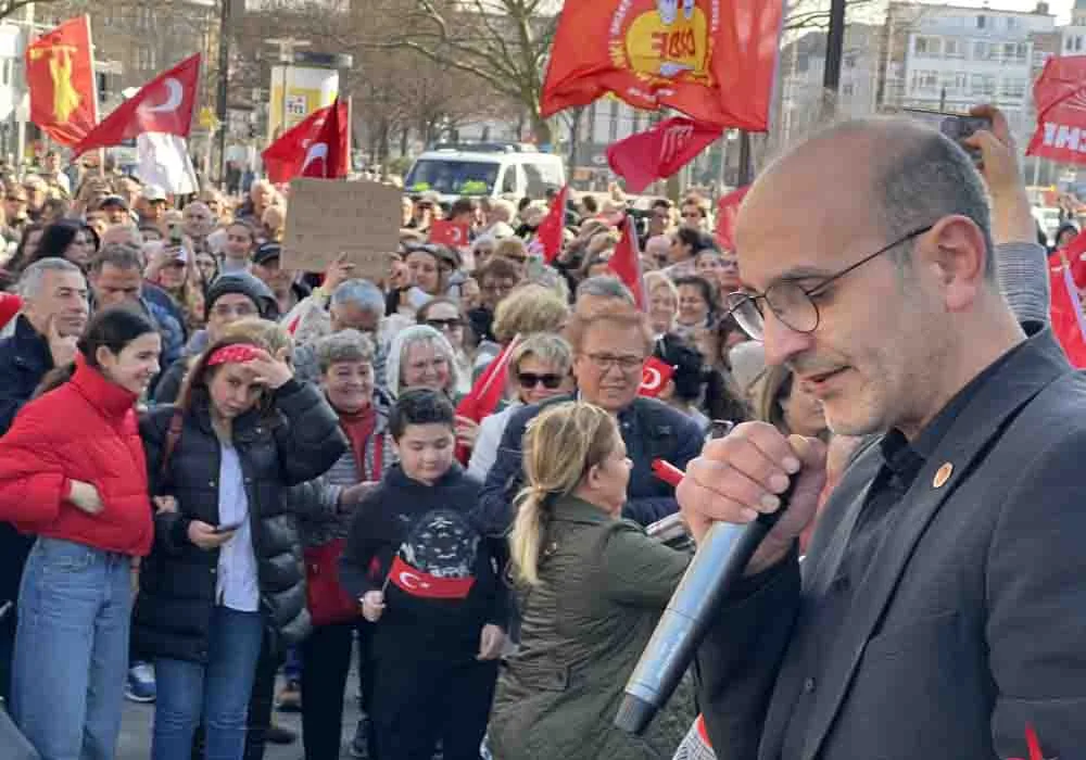 Hannover CHP Birliği'nden Demokrasi ve Adalet İçin Güçlü Protesto