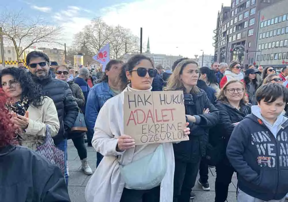 Hannover CHP Birliği'nden Demokrasi ve Adalet İçin Güçlü Protesto