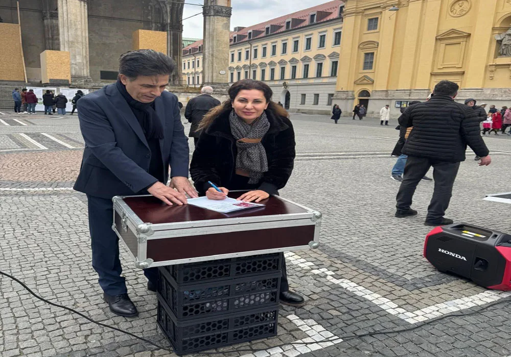 Münih`te İmamoğlu için Başlatılan İmza Kampanyasına Yoğun Destek