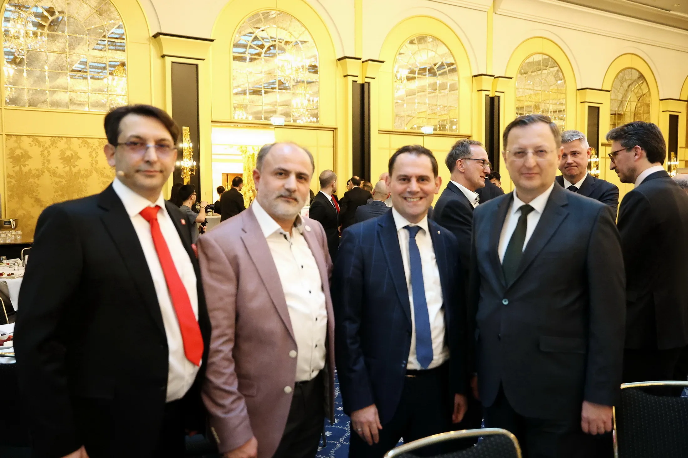 Berlin’de NETU’nun İftar Programı Yoğun Katılımla Gerçekleşti